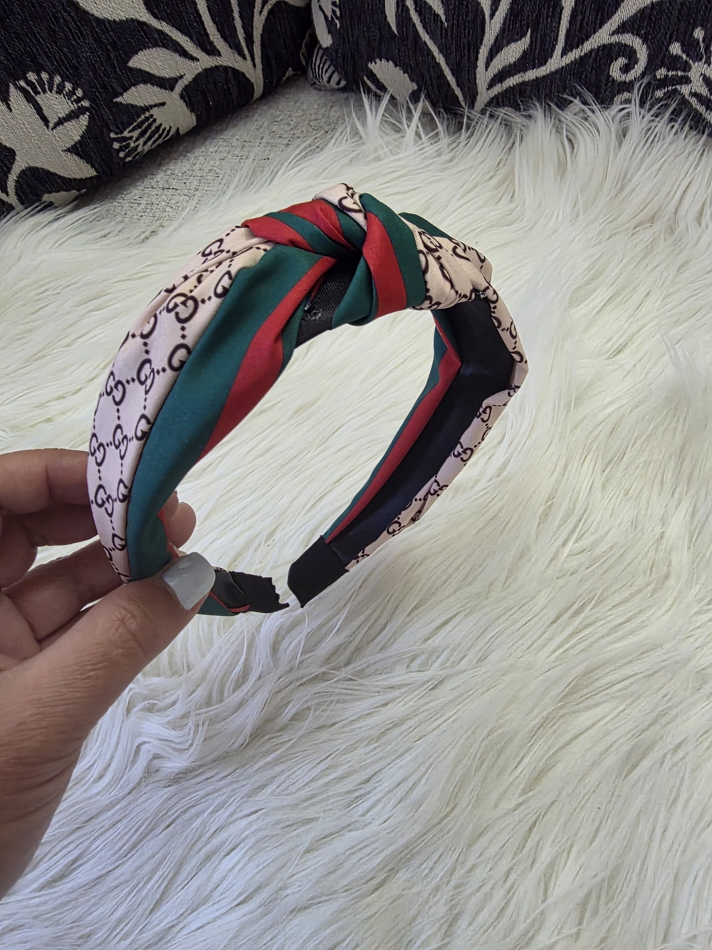 Luxury-Inspired Green and Red Knotted Headband - Picture 5 of 6